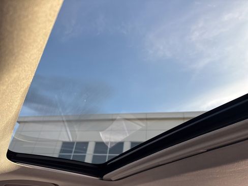 Used 2021 Nissan Sentra SR w/ SR Premium Package image 30