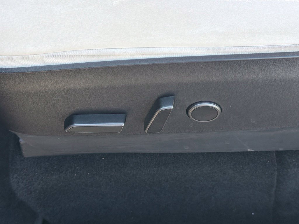 Used 2023 Tesla Model Y Performance AWD/4WD image 23