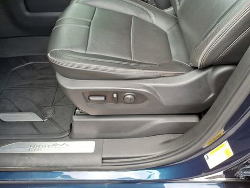 Used 2020 Chevrolet Silverado 1500 High Country w/ Technology Package AWD/4WD image 19