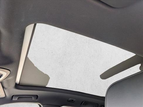 Used 2019 Porsche Macan image 16