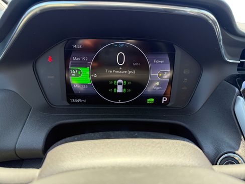 Used 2023 Chevrolet Bolt EUV LT w/ Driver Confidence Package FWD image 7