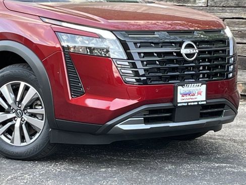 New 2026 Nissan Pathfinder SL AWD/4WD image 3