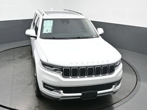 Used 2022 Jeep Wagoneer Series III w/ Premium Group I image 44