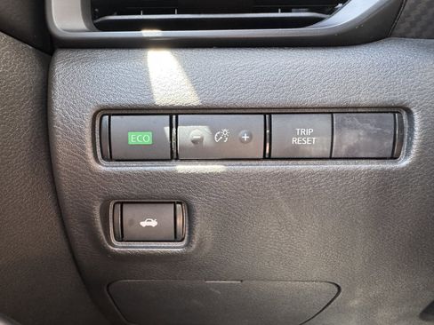 Used 2024 Nissan Sentra S image 23