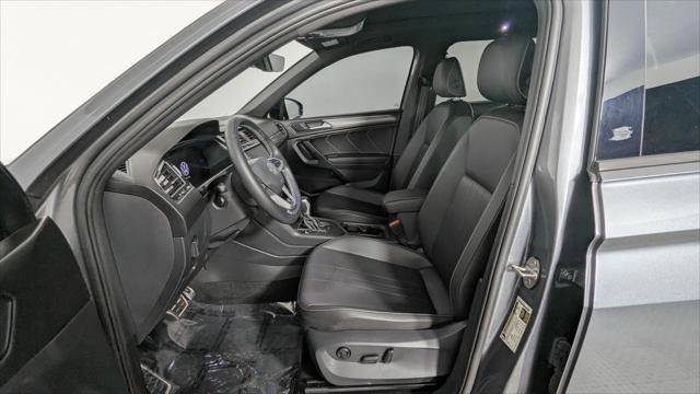Used 2023 Volkswagen Tiguan SE R-Line FWD image 14