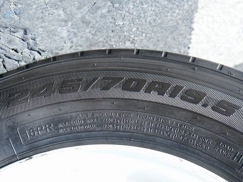 Used 2017 Ford F650 2WD Regular Cab Super Duty image 33