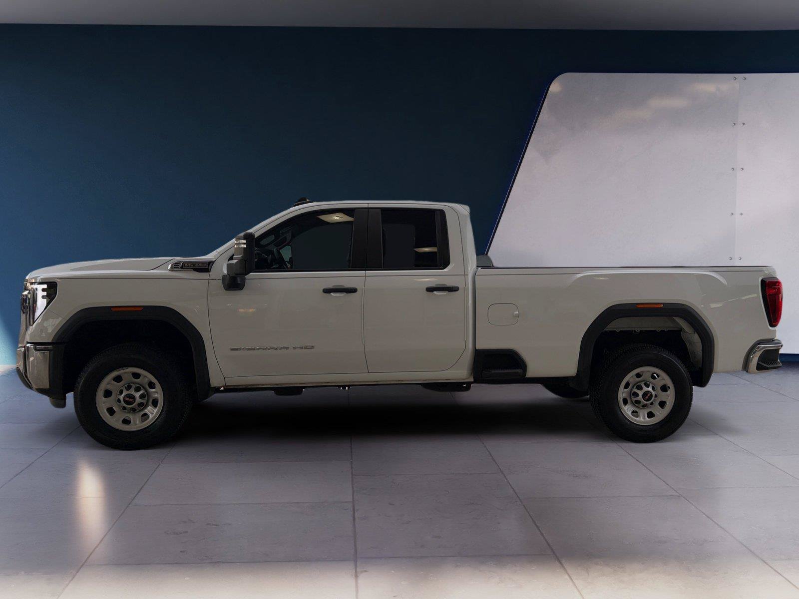 Used 2024 GMC Sierra 2500 Pro RWD image 2