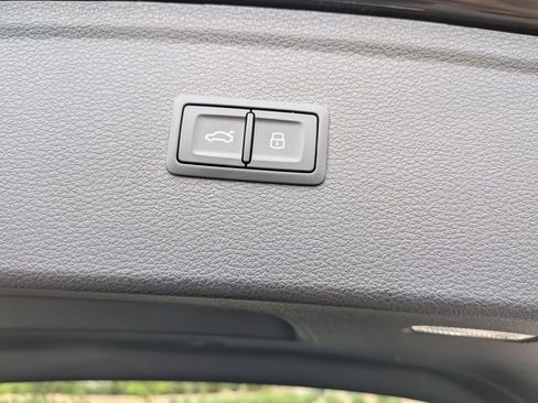 Used 2024 Audi Q5 e Premium Plus AWD/4WD image 7