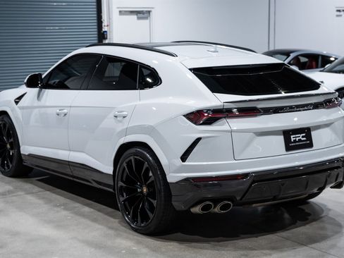 Used 2022 Lamborghini Urus AWD/4WD image 4
