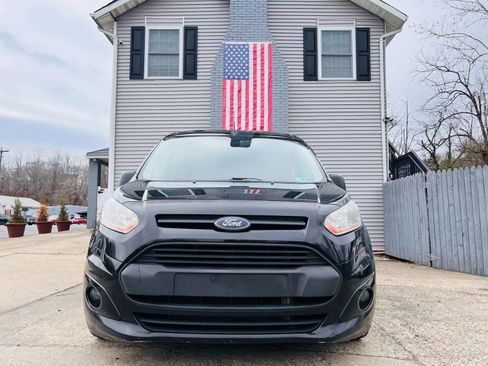 Used 2017 Ford Transit Connect XLT image 4