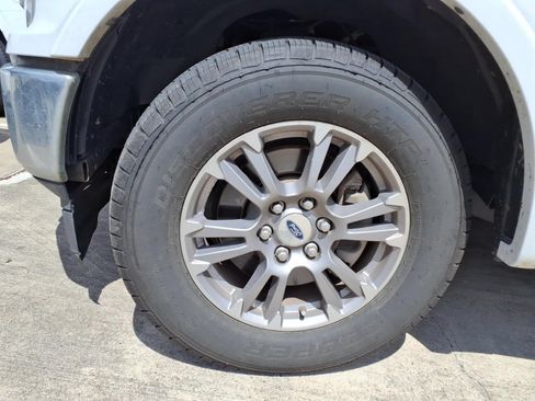 Used 2020 Ford F150 Lariat RWD image 6