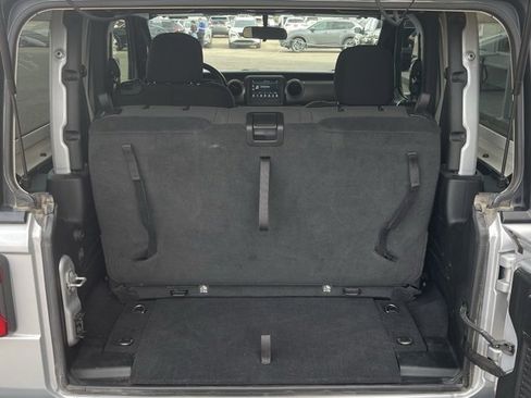 Used 2022 Jeep Wrangler Sport S image 6