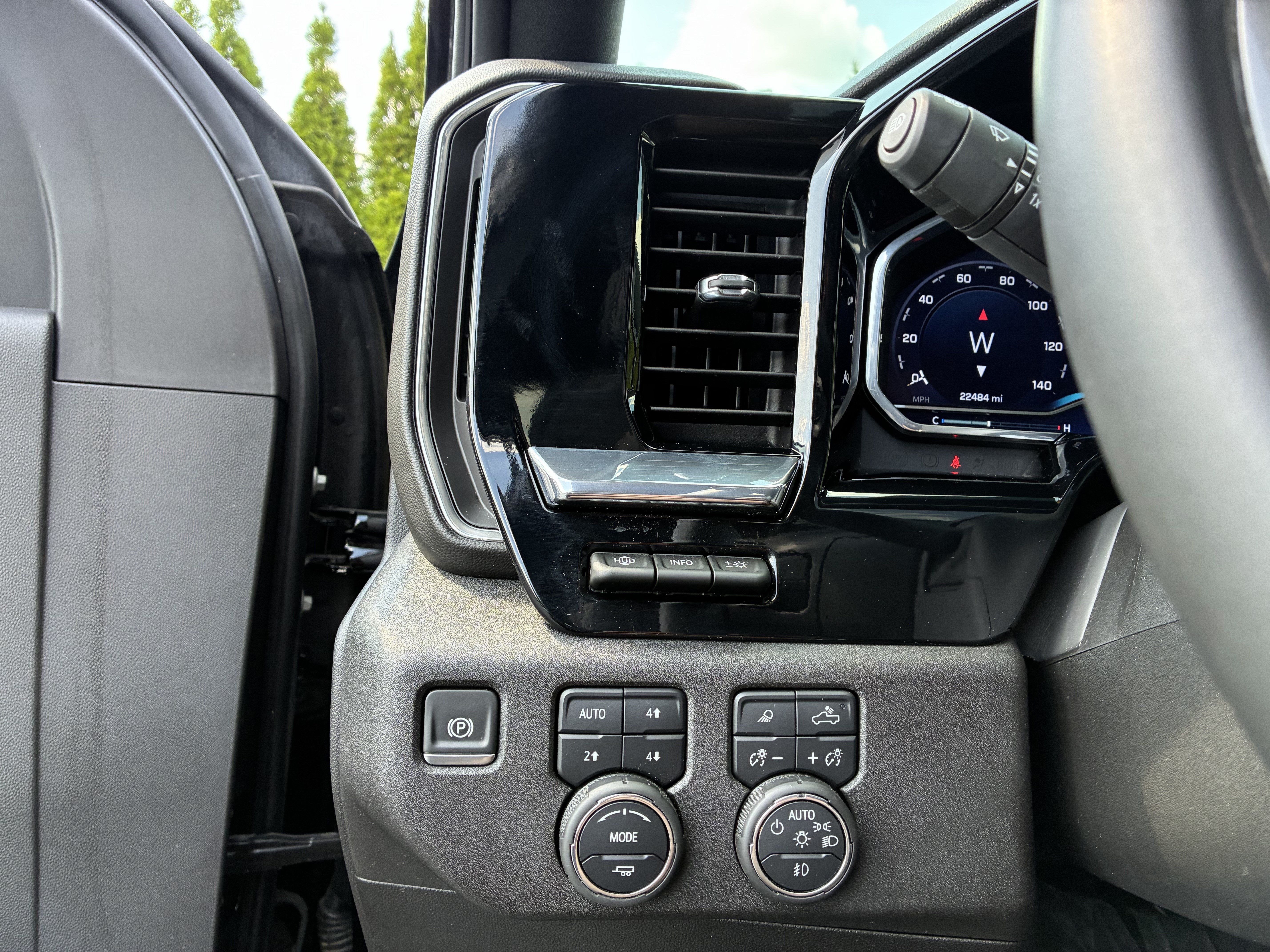 Used 2025 Chevrolet Silverado 3500 High Country w/ High Country Premium Package AWD/4WD image 30