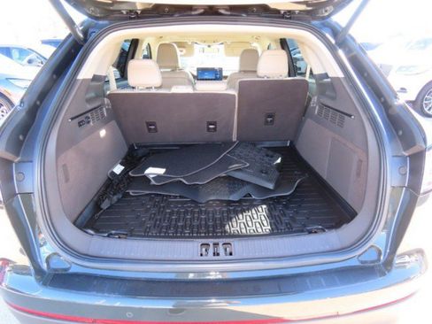 Certified 2022 Lincoln Nautilus Reserve image 12