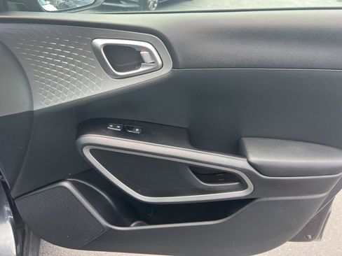 Used 2022 Kia Soul LX w/ Technology Package image 24