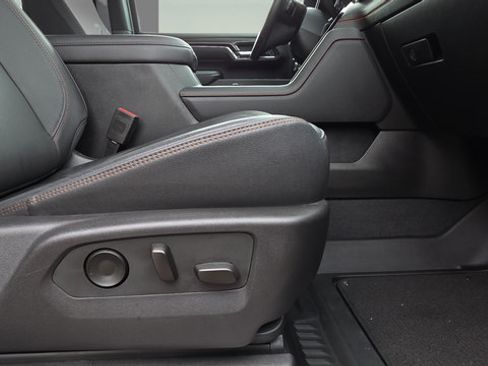 Used 2024 GMC Sierra 2500 AT4 w/ AT4 Premium Plus Package AWD/4WD image 16