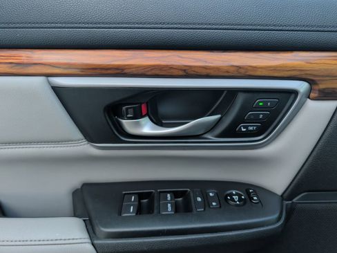 Used 2017 Honda CR-V EX-L image 10