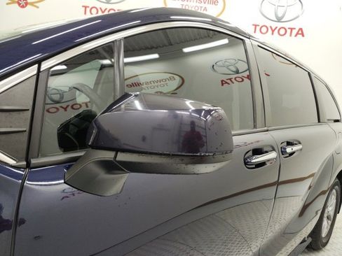 Certified 2022 Toyota Sienna XLE image 17