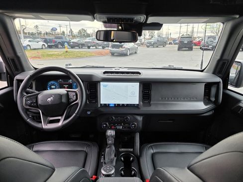 Used 2025 Ford Bronco Badlands image 20