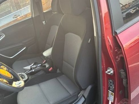 Used 2023 Kia Soul LX FWD image 9