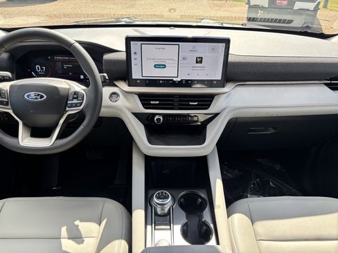 New 2026 Ford Explorer Active w/ Active Comfort Package image 10