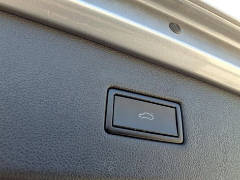 Used 2021 Volkswagen Tiguan SEL w/ 2-Row Tiguan MDO Package image 34