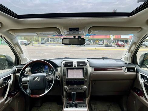 Used 2017 Lexus GX 460 Premium image 12