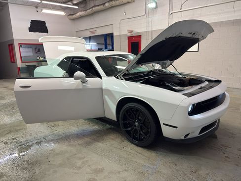 Used 2018 Dodge Challenger SXT Plus image 7