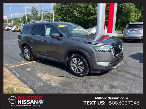Certified 2023 Nissan Pathfinder SL AWD/4WD image 6