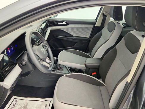 Used 2022 Volkswagen Taos S image 19