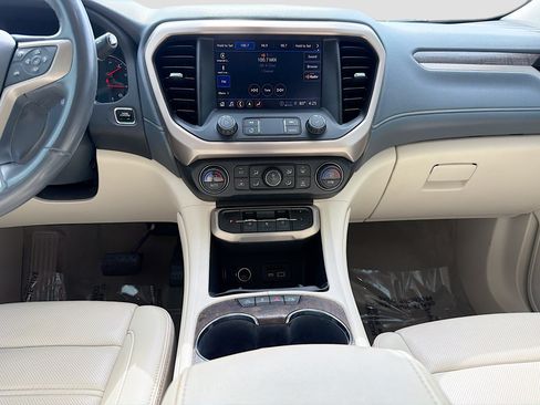 Used 2021 GMC Acadia Denali w/ Denali Technology Package FWD image 19