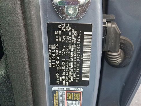 Used 2025 Kia Sorento S image 18