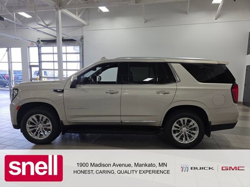 Used 2022 GMC Yukon SLT w/ SLT Luxury Package AWD/4WD image 2