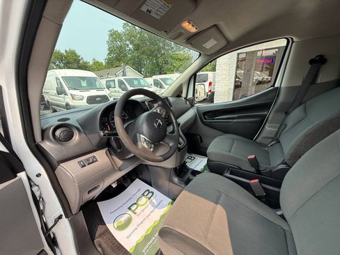 Used 2017 Nissan NV200 SV w/ Technology Package FWD image 5