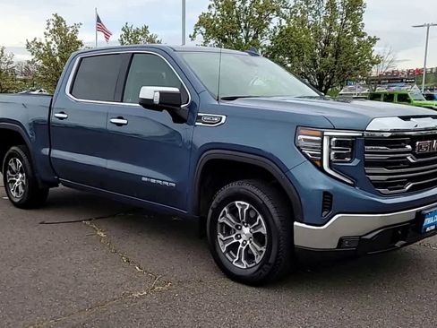 Used 2024 GMC Sierra 1500 SLT image 2
