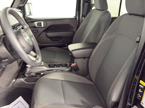 Used 2025 Jeep Gladiator Sport AWD/4WD image 24