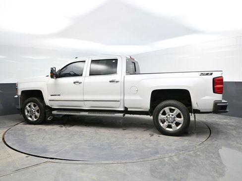 Used 2019 Chevrolet Silverado 2500 LTZ image 5