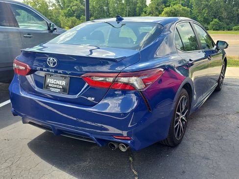 Used 2024 Toyota Camry SE FWD image 3