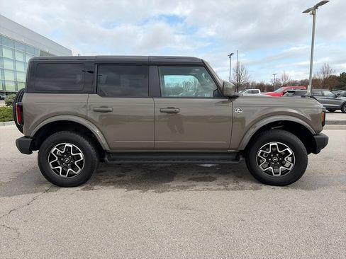 Used 2025 Ford Bronco Outer Banks AWD/4WD image 8