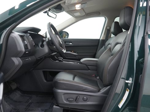 Used 2023 Nissan Pathfinder SL image 23