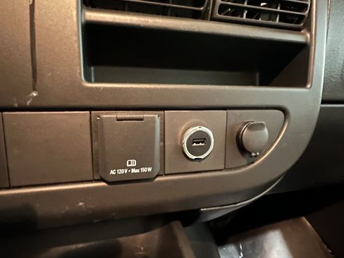 Used 2020 GMC Savana 2500 Extended w/ Enhanced Convenience Package RWD image 33