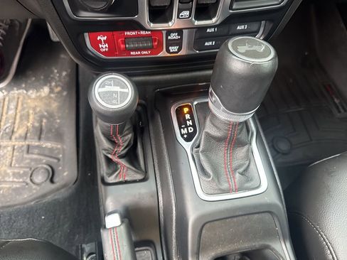 Used 2022 Jeep Wrangler Unlimited Rubicon w/ Cold Weather Group image 21