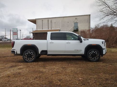 New 2026 GMC Sierra 2500 AT4 w/ AT4 Premium Plus Package image 4