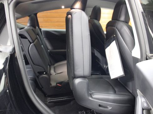 Used 2022 Tesla Model Y Long Range AWD/4WD image 3