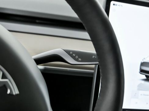 Used 2023 Tesla Model Y Long Range image 25