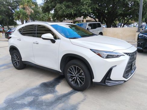 Certified 2025 Lexus NX 250 FWD w/ Accessory Package (Z1) image 5