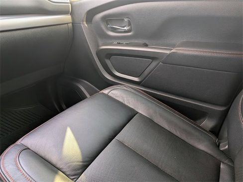 Used 2021 Nissan Titan PRO-4X w/ Pro-4x Convenience Package image 18
