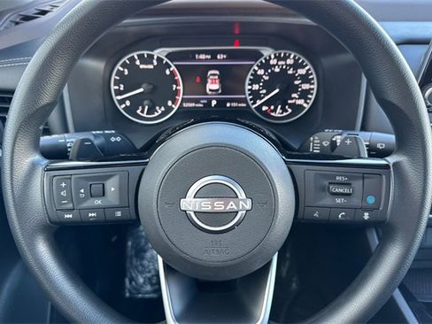 Used 2023 Nissan Rogue SV image 26