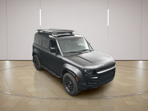 New 2026 Land Rover Defender 110 AWD/4WD image 35