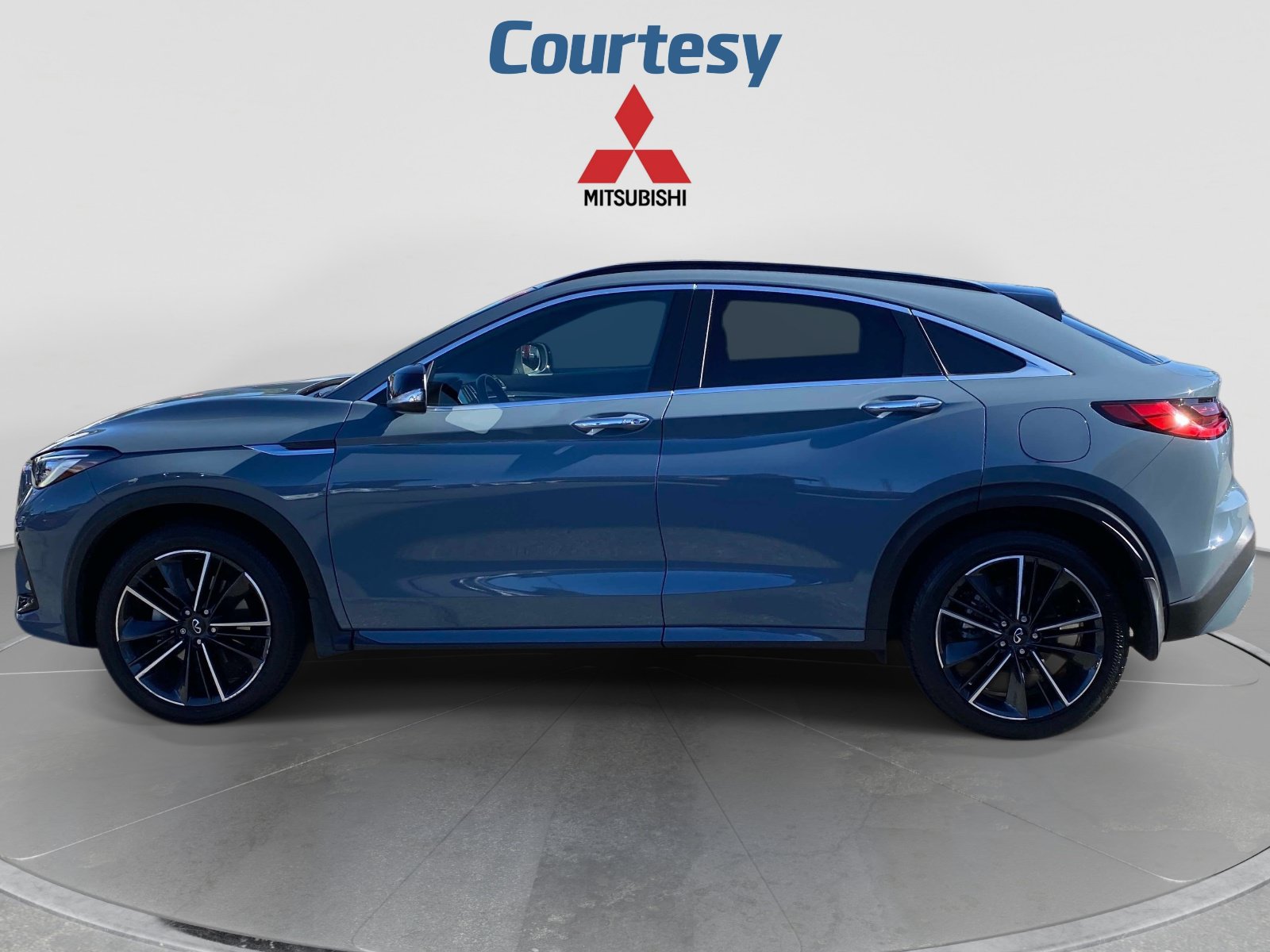 Used 2023 INFINITI QX55 Luxe w/ Cargo Package AWD/4WD image 2